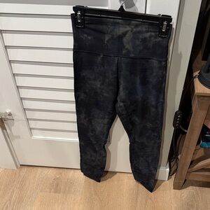 Lululemon dip dye size 6 Black Tie-Dye Leggings